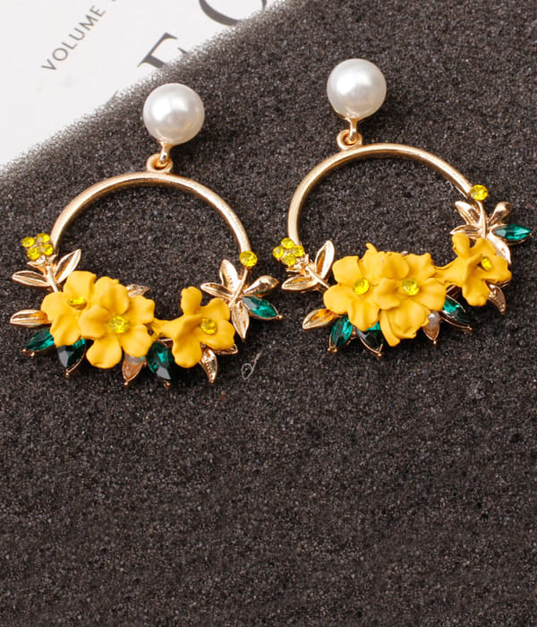 YouBella Jewellery Ear rings for women Floral Resin Earrings for Girls and Women (Yellow)